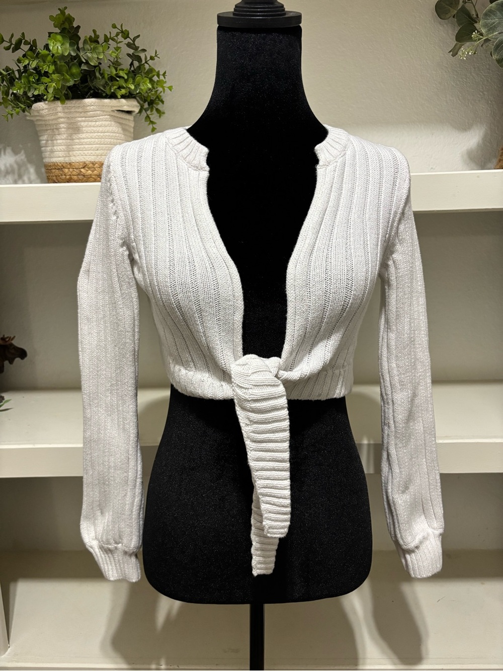 Kendall & Kylie White Ribbed Tie-Front Cropped Cardigan